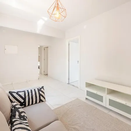 Guestready - Sunny & Spacious 2br Apartment