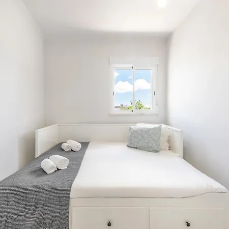Guestready - Sunny & Spacious 2br